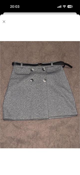 Сіра коротка спідниця