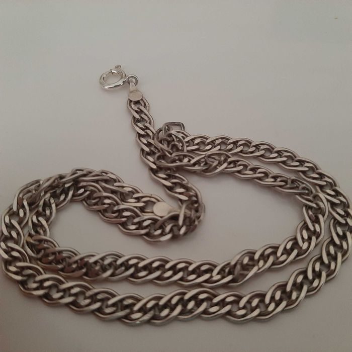 Srebrny naszyjnik łańcuch