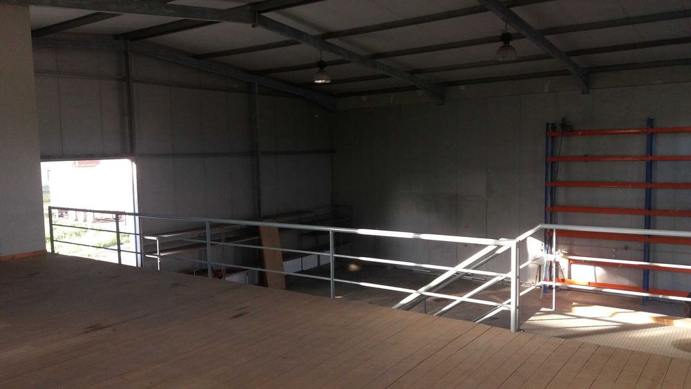 Pavilhão / Armazém - Arrendamento