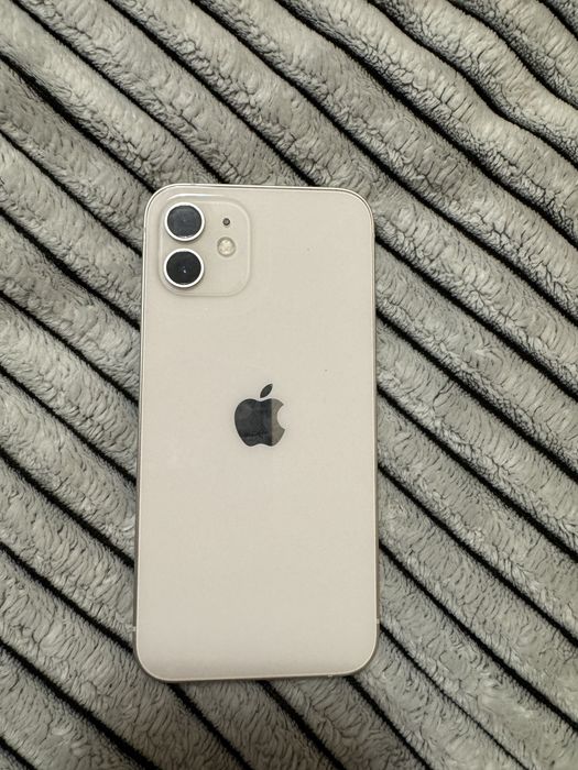Продам iPhone 12 64GB