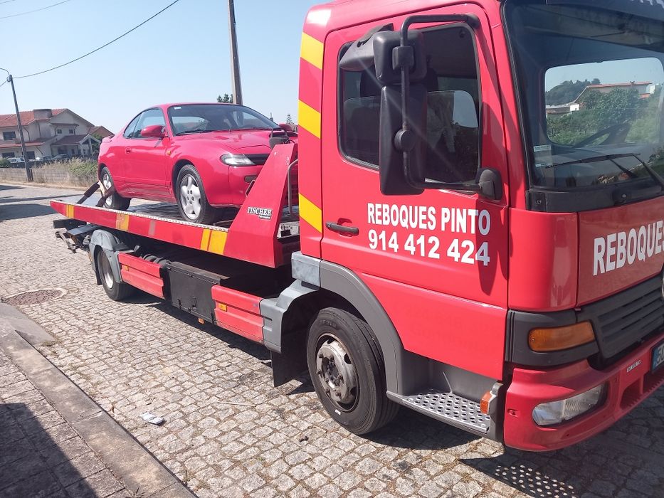Serviços reboque,  pronto socorro, guincho...etc
