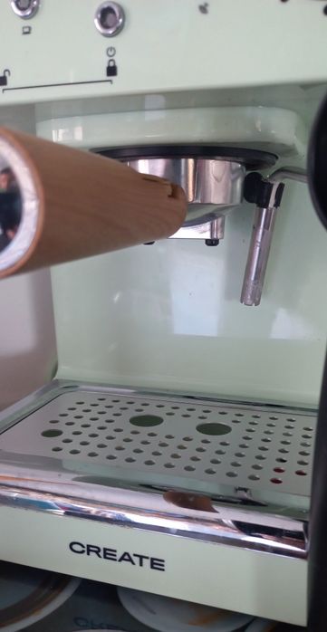 Máquina de Café em caixa com manual