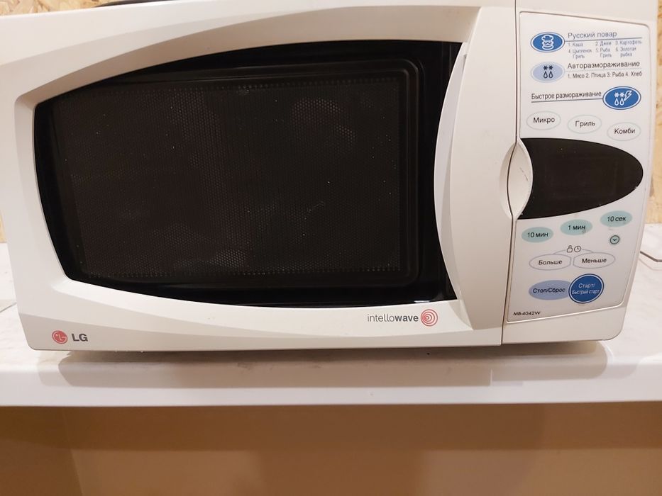 Микроволновая печь  LG  MB4042W