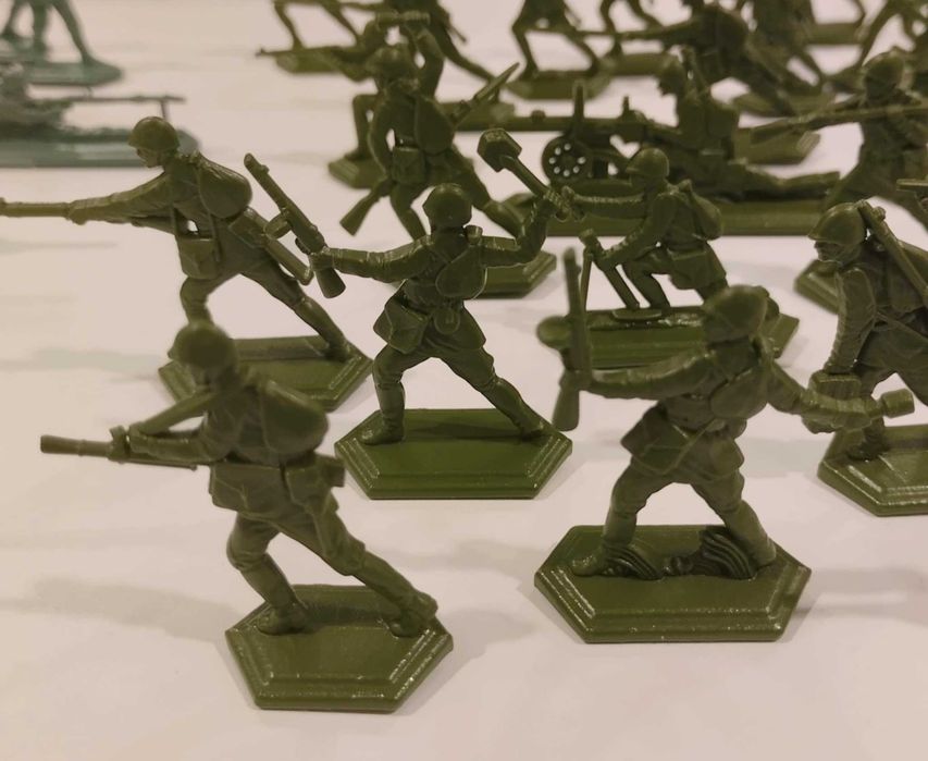 Żołnierzyki 1:48 - piechota niemiecka i radziecka (WW2)