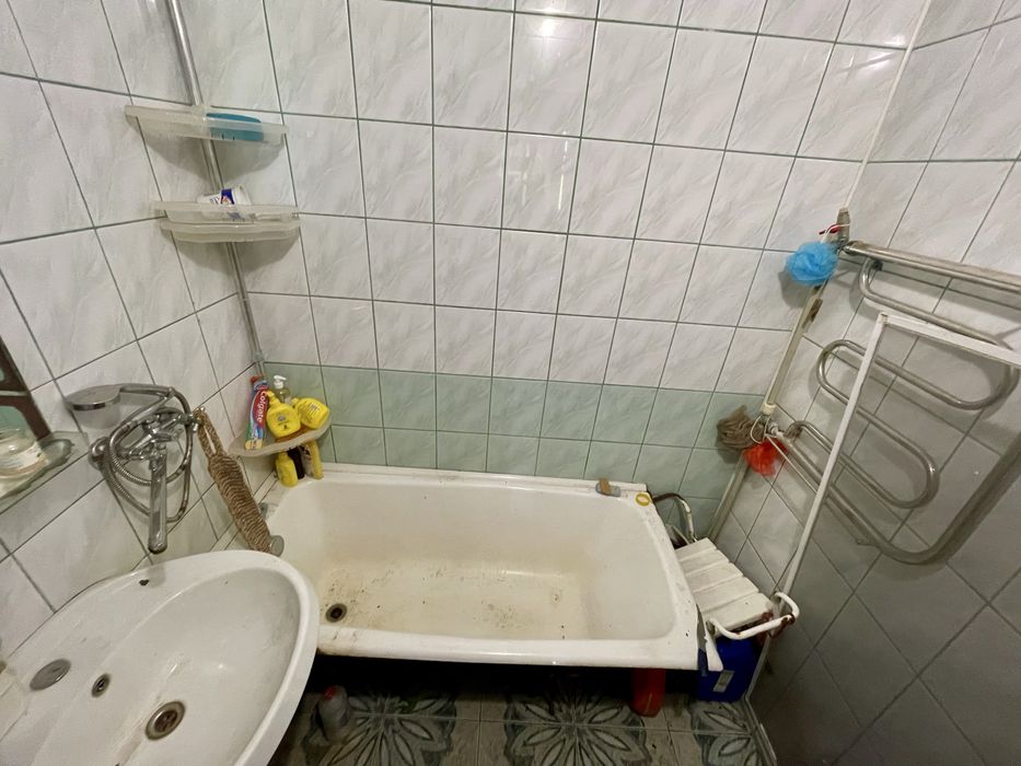 Продам двокімнатну квартиру. Автономне опалення.