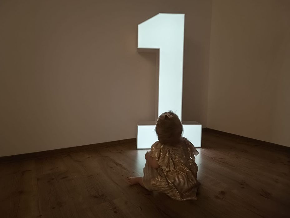 Wynajem cyfr 18 ( urodziny, roczek )