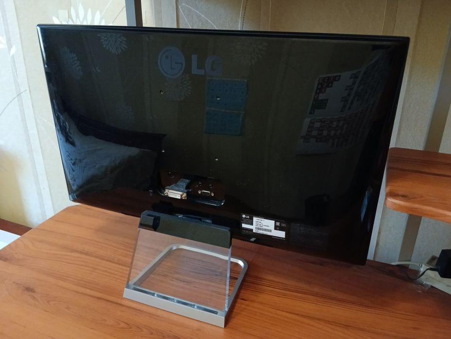 Монитор LG 27" (27MP77HM-P)
