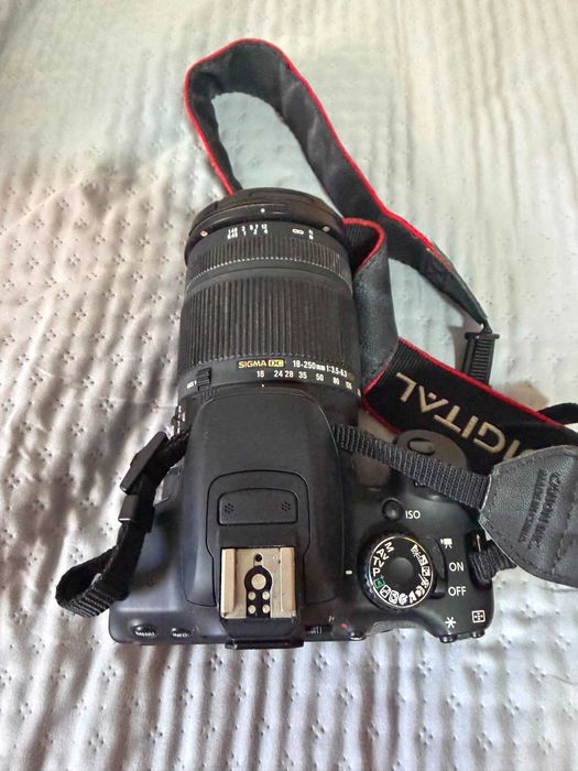 Camera Canon EOS T4i