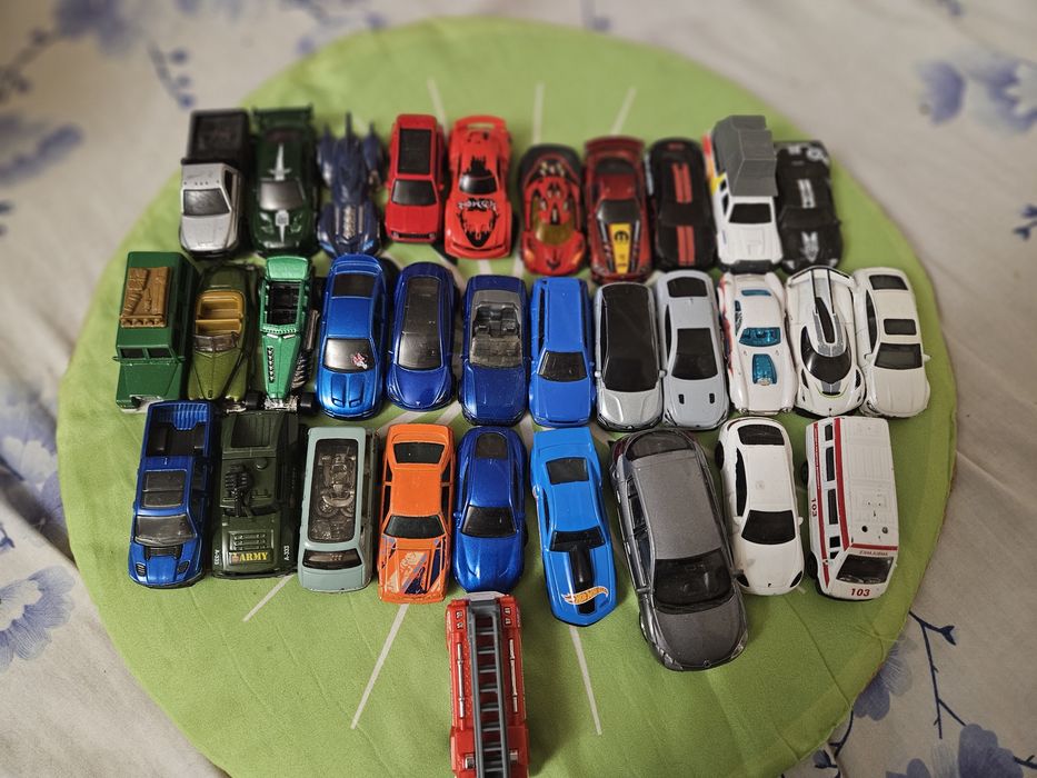 Машинки Hot wheels