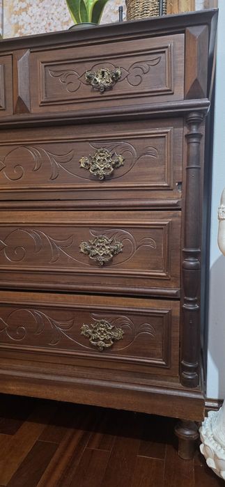 Cómoda antiga madeira