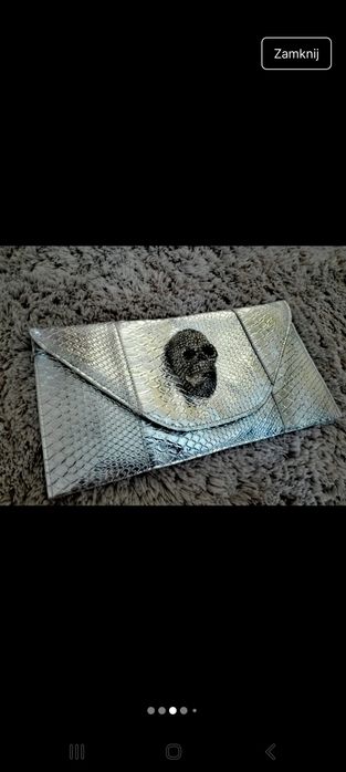 Kopertówka ozdobiona czaszką