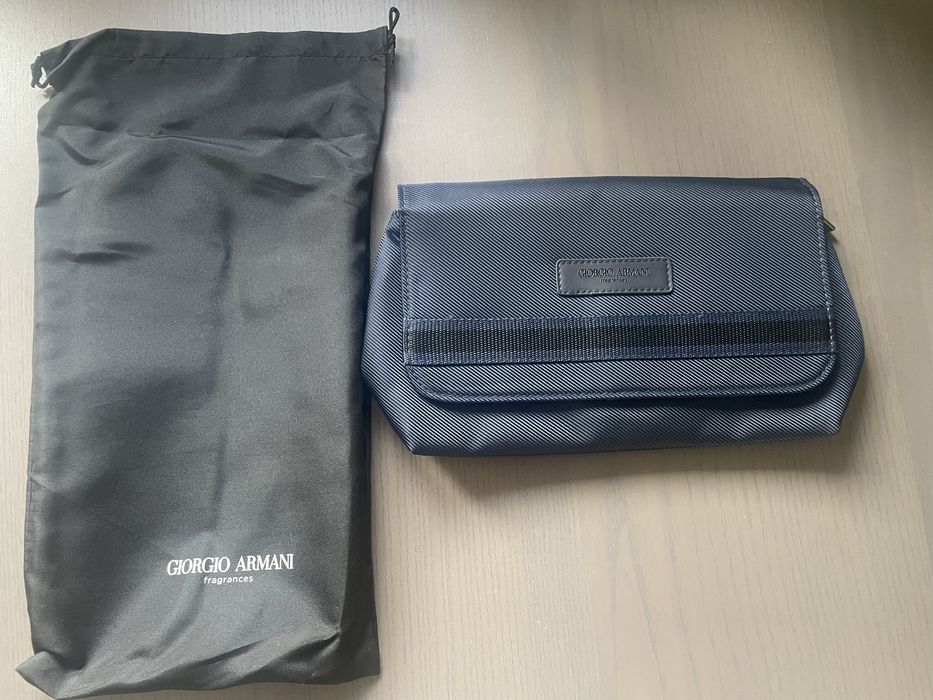 Nowa kosmetyczka Giorgio Armani granatowa