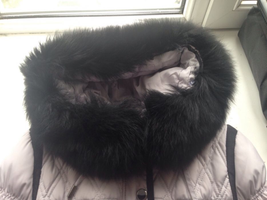 Пуховик с натуральным мехом (песец) возможен торг