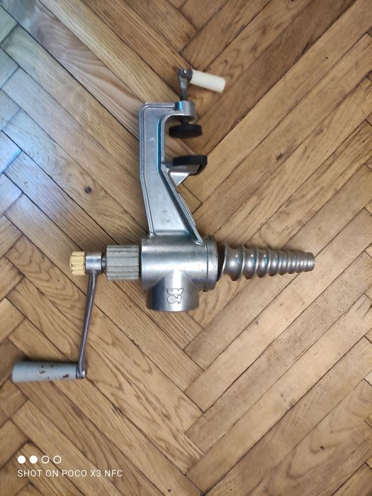 Мясорубка для томатов