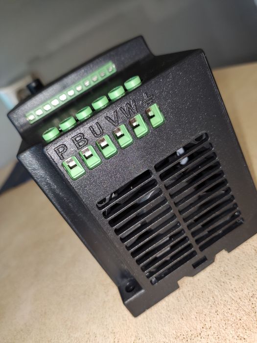 Вхід220в вихід380в Частотнік 220-380 повишаючий Перетворювач частотний