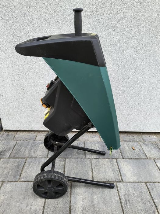 Elektryczna rębarka do gałęzi