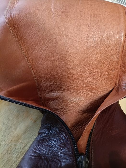 Botas em pele e forro também