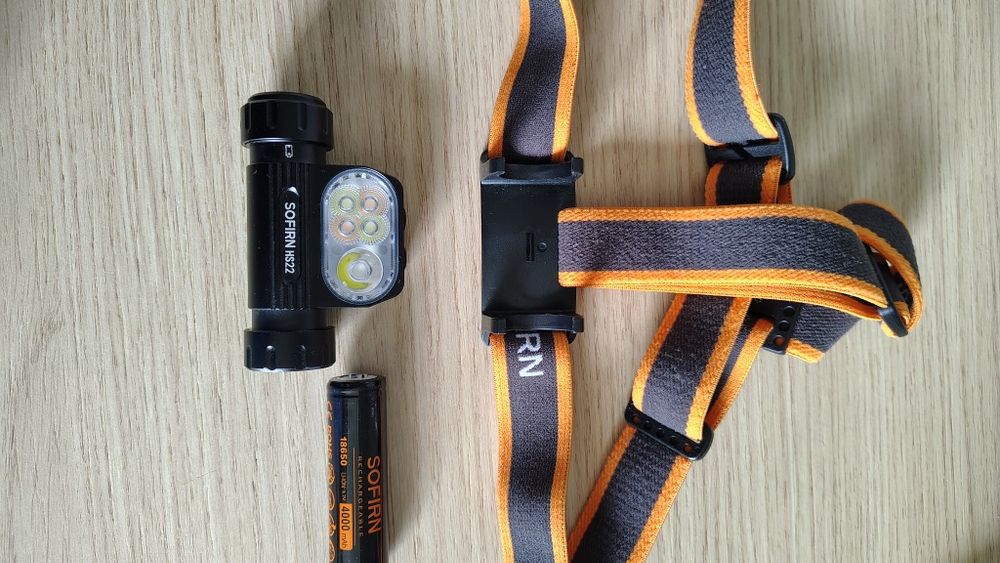 Latarka Czołowa Sofirn HS22 2500lm (Światło Skupione + Rozproszone, CCT)