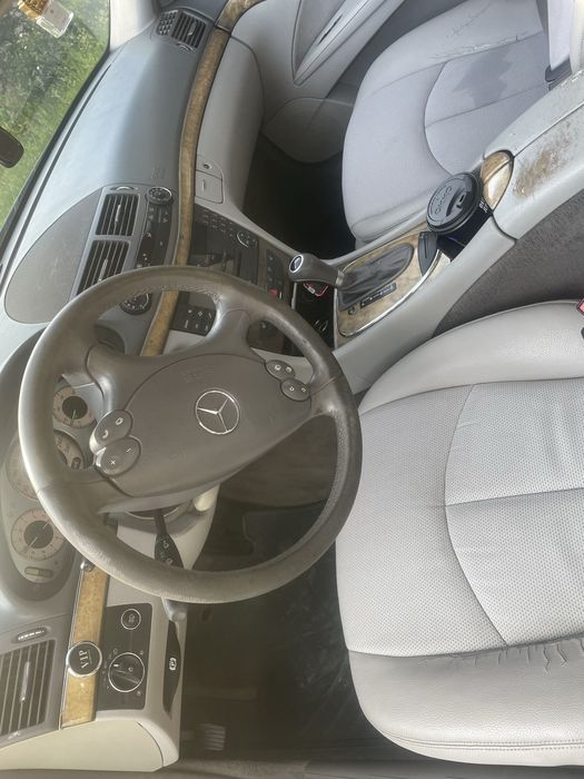 Mercedes-benz e211