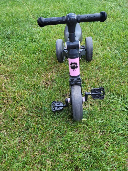 Trzykołowy rowerek dla dziewczynki