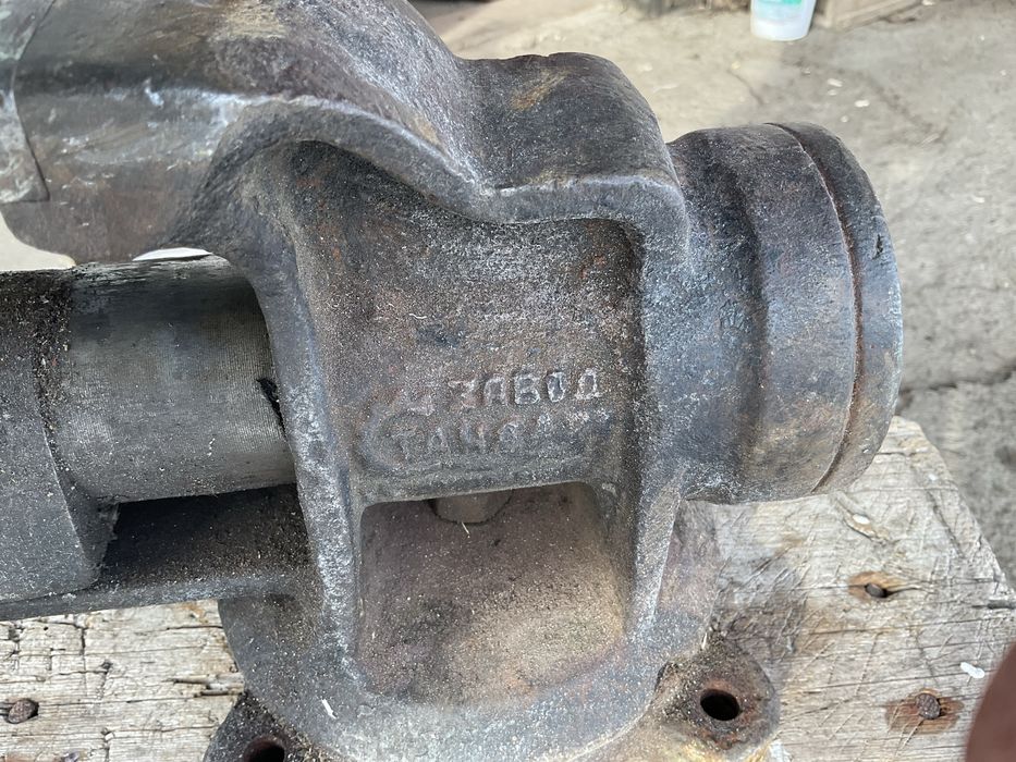 Поворотні радянські тіски