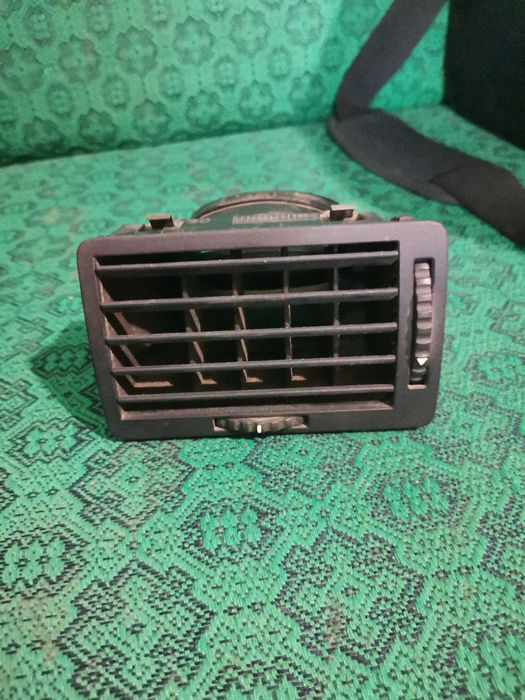 Дефлекторы дувчики обдува салона дуйчики Октавия тур в торпеду панель