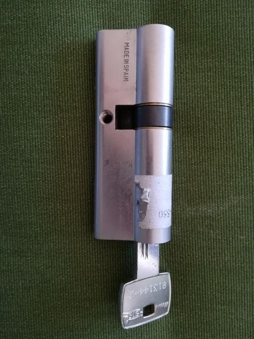 Fechadura porta blindada