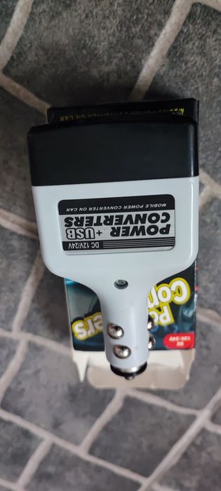 Conversor USB tomada EU Carro 12V/24V