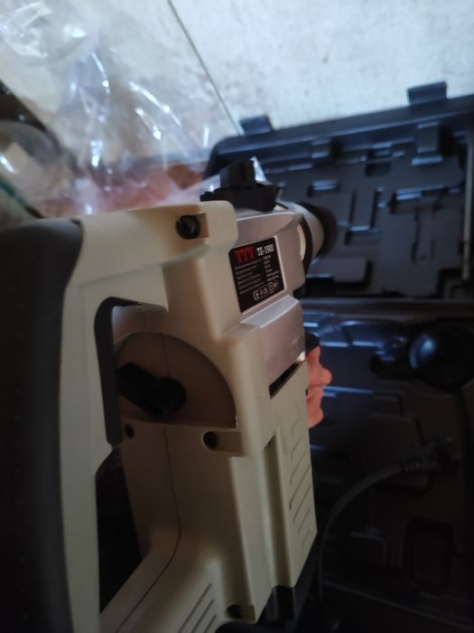 перфоратор TTT 1900