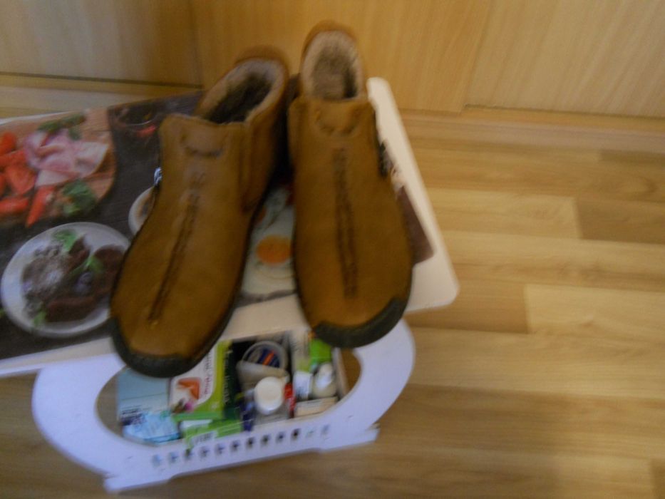 sprzedam nowe buty meskie, rozmiar 46-kolor brązowy