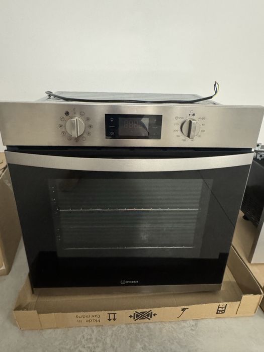 Forno indesite como novo
