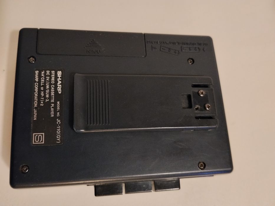 Zestaw Walkman Sharp plus słuchawki sprawny
