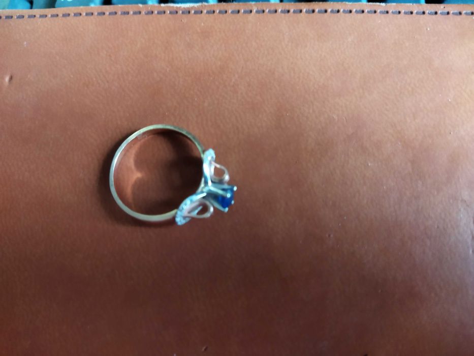 Продам золотой кунон и кольцо с сапфиром проба 585.