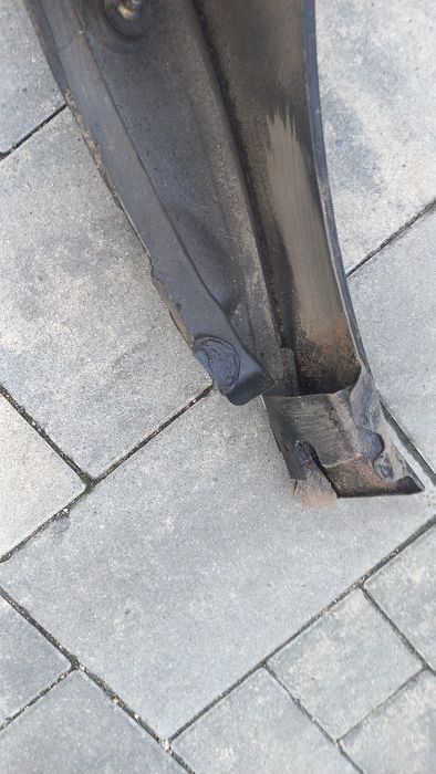 Peugeot 407 blotnik przedni lewy czarny exld sedan kombi