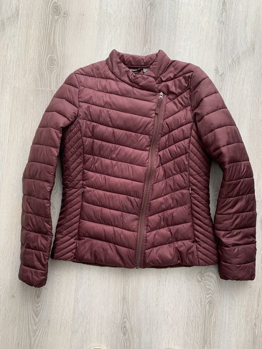 Курточка вишнева