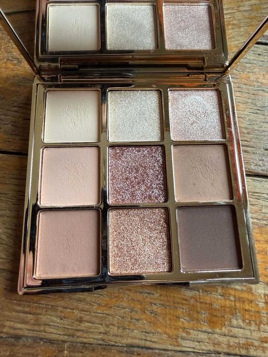 Paletka paleta cieni do oczu paese selfglow używana