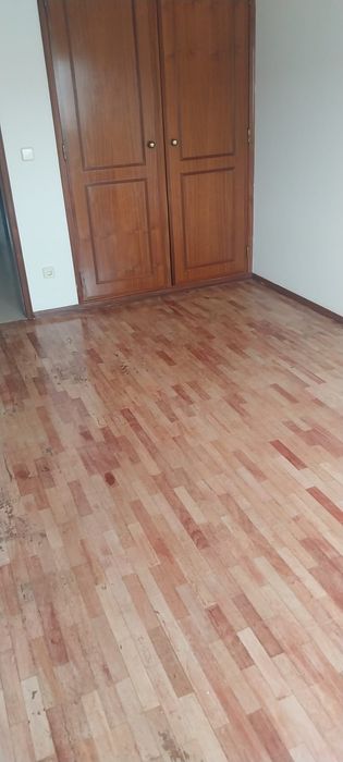 Apart em Entrocamento , a 5m da estação de comboio, para arrendamento.