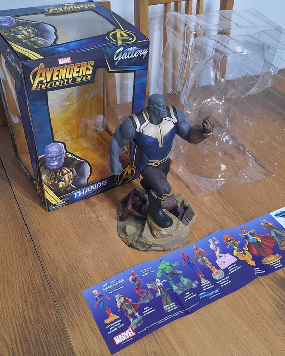 Figura Thanos - Marvel