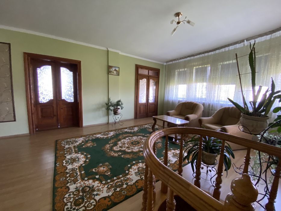 Будинок, особняк 15 хв від Львова 25 сотих , 364/166/19. с.Ременів.
