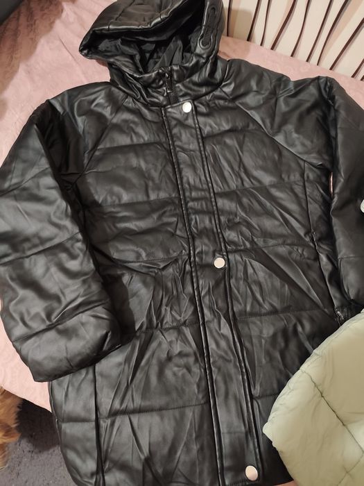 Куртки Zara 140,152 розмір