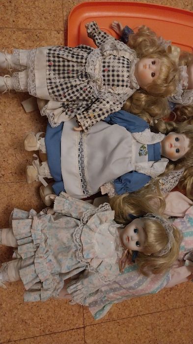 6 Bonecas de porcelana