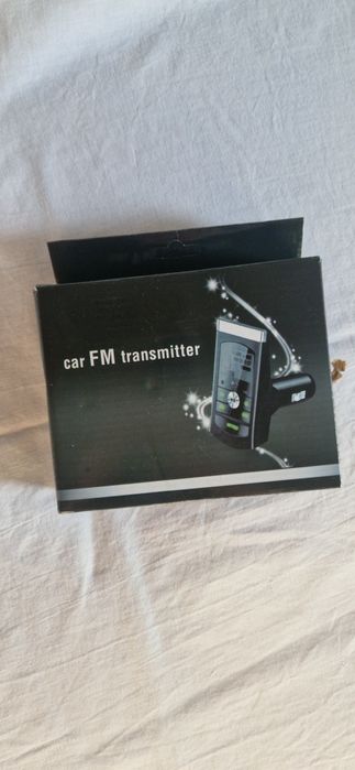 Transmiter FM samochodowy