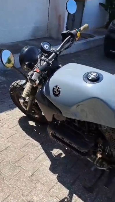 BMW K110, mota de garagem.