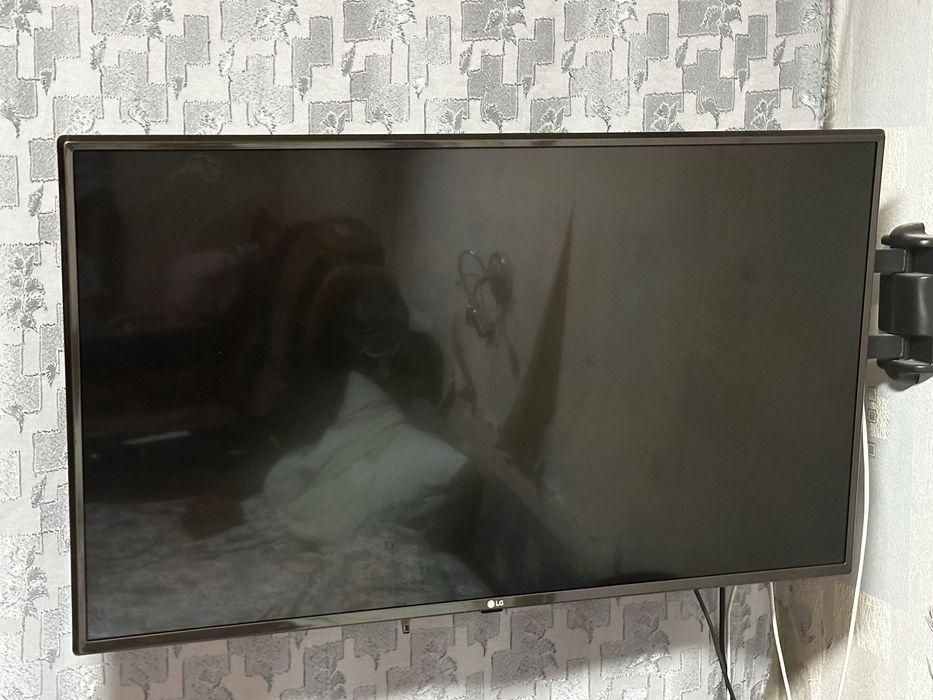 Продам телевизор  LG 43LJ622V