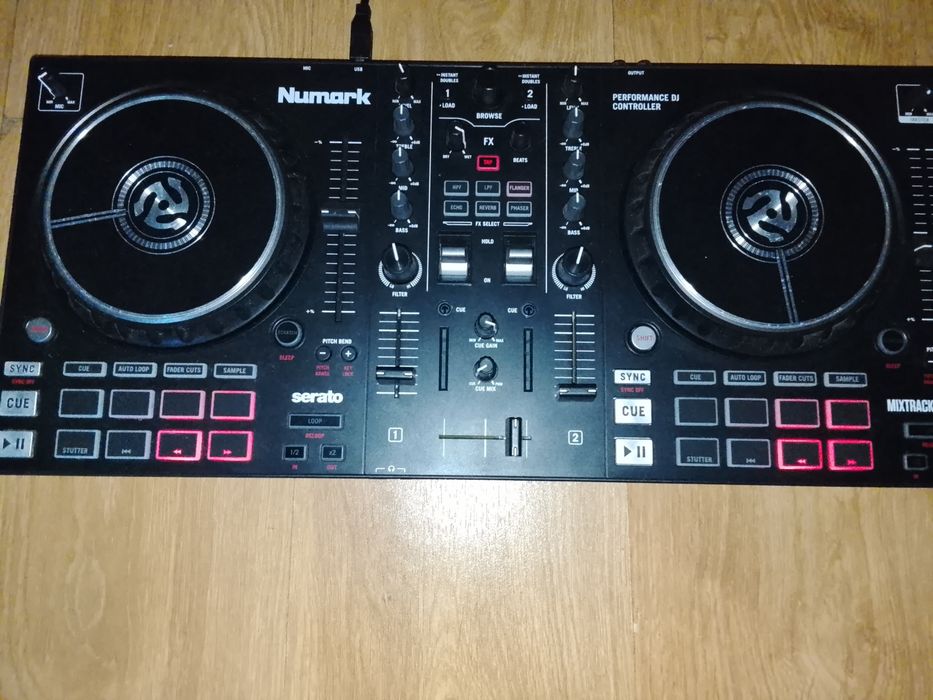 Mesa de mistura Numark