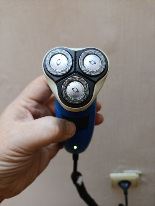 Бритва електрична Філіпс Philips з трьома плаваючими головками