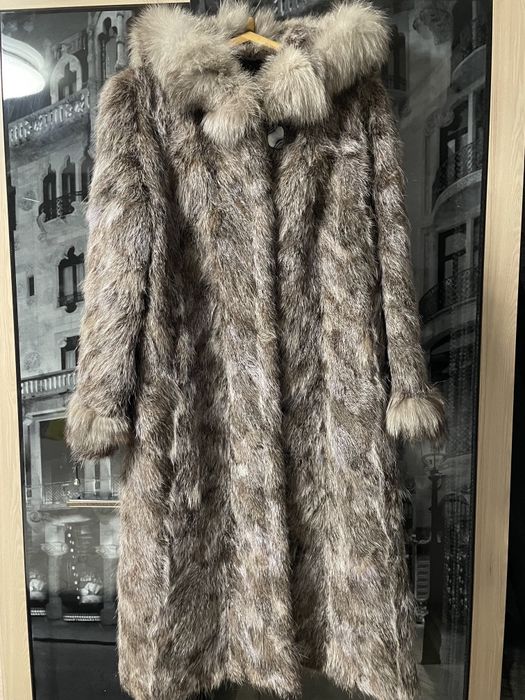 Продам довгу натуральну шубу