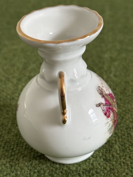 Mini wazonik porcelanowy ze scenką