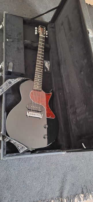 Harley Benton SC-Junior Preta
Série Vintage