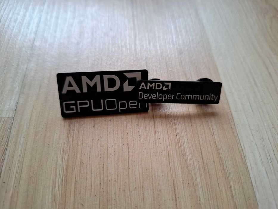 Zestaw dwóch przypinek pinów AMD Official Developer Pin Pack